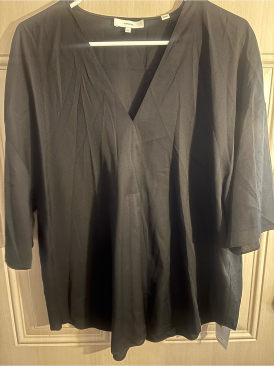 Vince Tops - Vince Black V-Neck Blouse women’s XL silk blend Dressy Work Casual Preppy